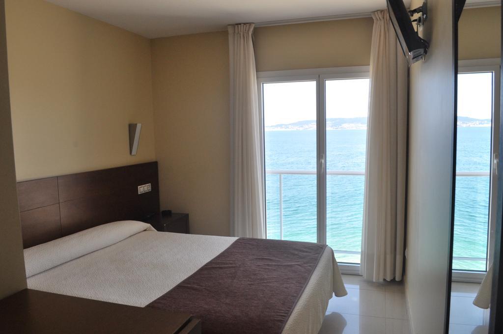Hotel Restaurante Loureiro Bueu Kültér fotó
