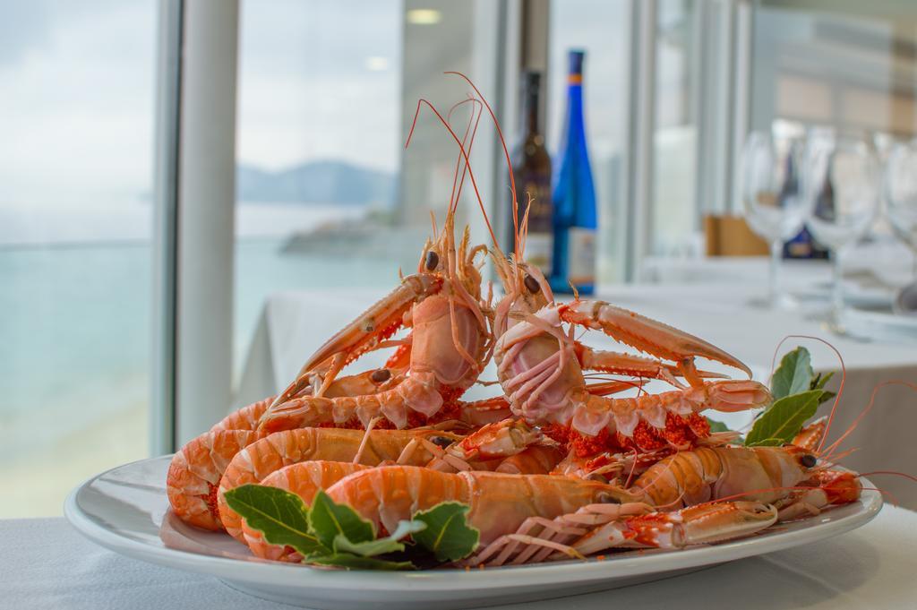 Hotel Restaurante Loureiro Bueu Kültér fotó