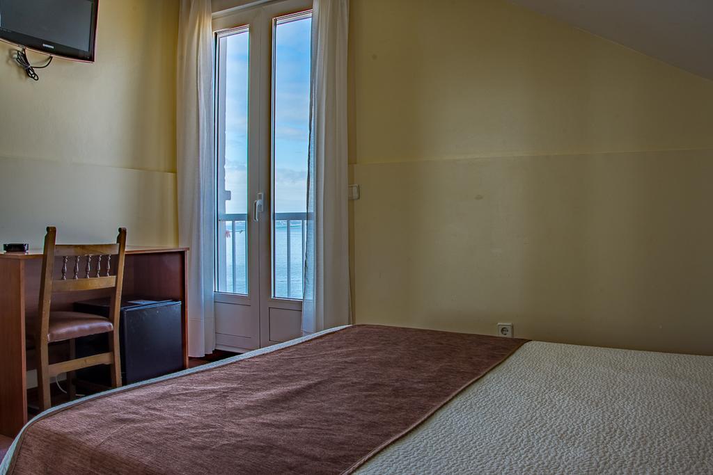 Hotel Restaurante Loureiro Bueu Kültér fotó